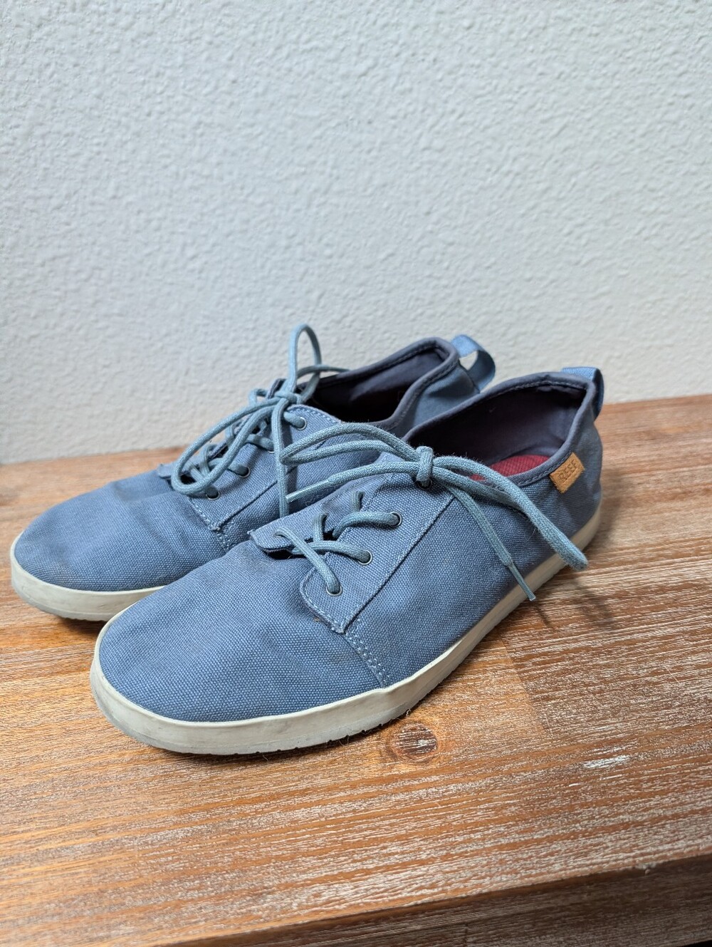 EUC REEF Men's Leucadian Fashion Sneaker - Steel Blue, 10